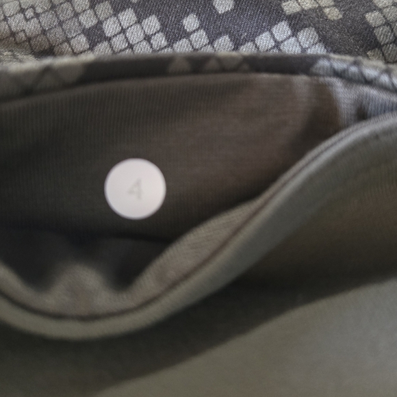 Lululemon Wunder Under Cropped Leggings Ziggy Snake Green Gator Size 4 - Picture 5 of 6